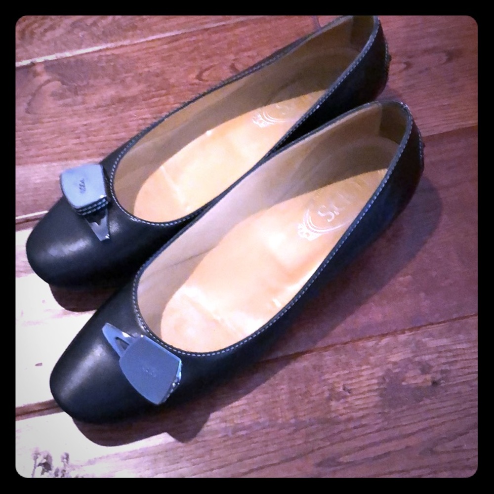 Tod’s Black ballet flats